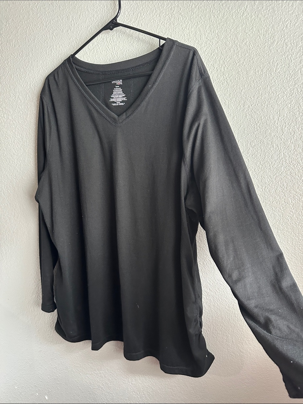 Danskin Black V-Neck Long Sleeve Tee